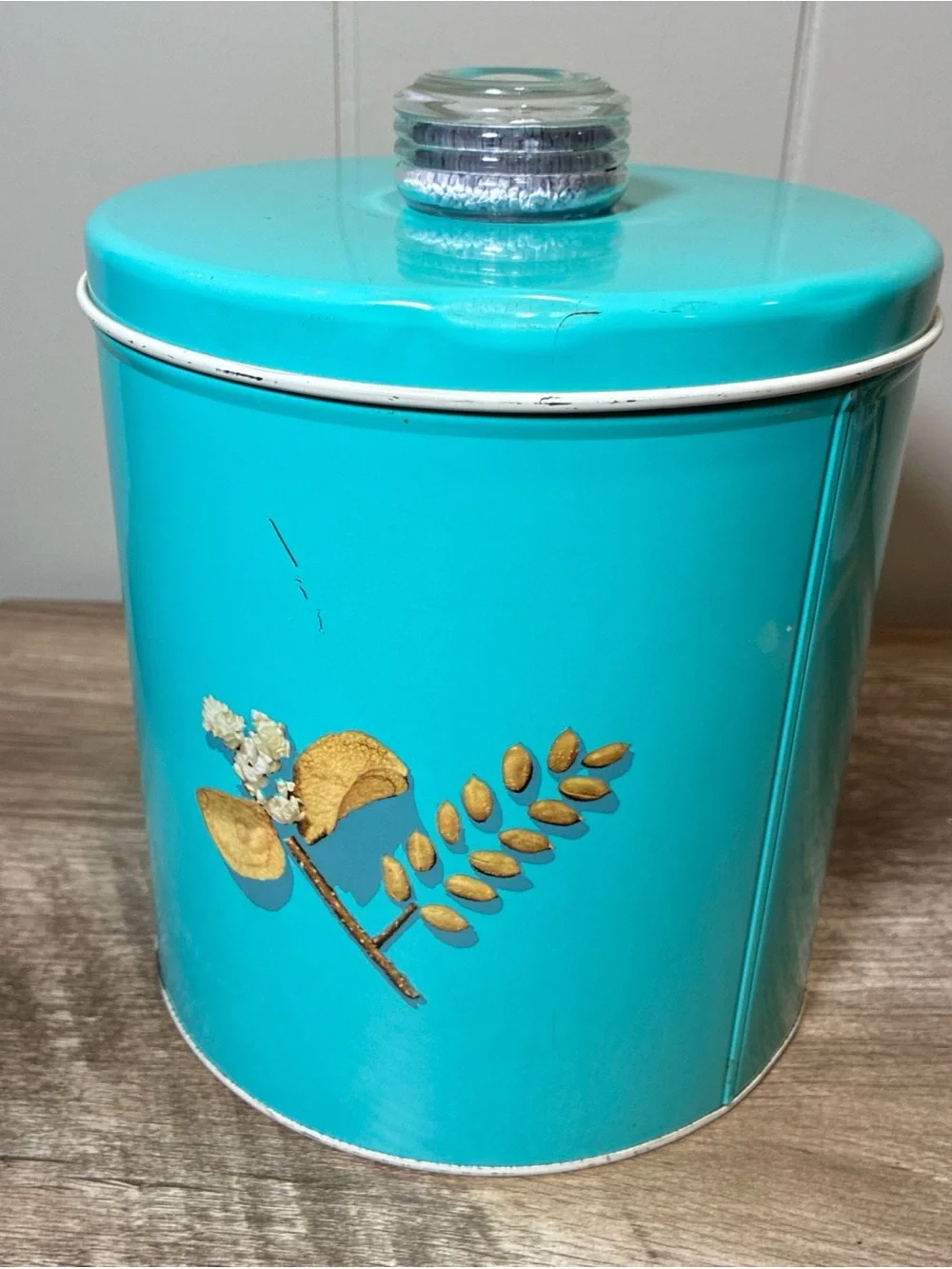 Vintage Teal Blue Krispy Kan Cracker/ Chip Tin With Magic Dri Knob Collectible